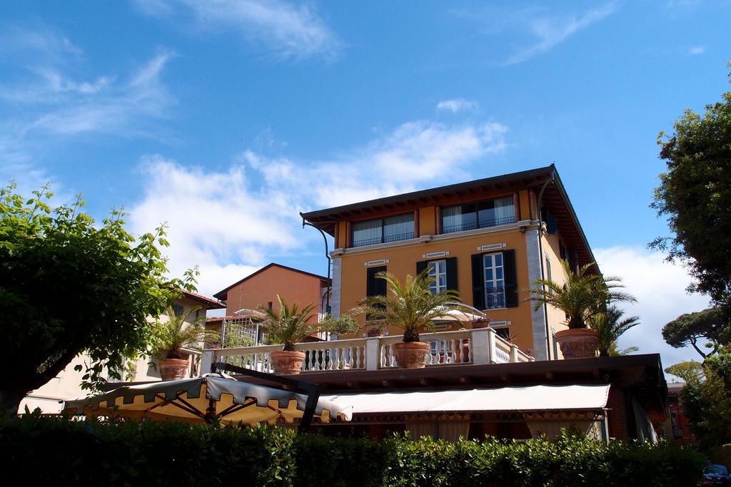 Hotel Regina Forte dei Marmi Exterior photo